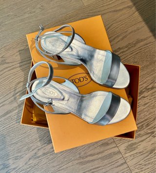 Sandalias Tod's Plateadas, originales
