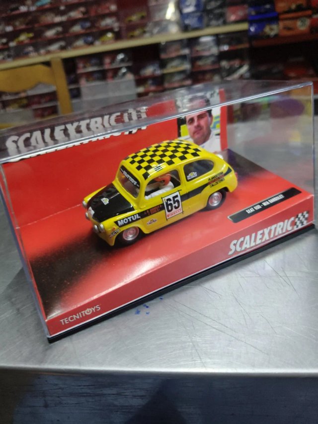 Scalextric Seat 600 Mia Bardolet Amarillo