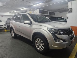 MAHINDRA XUV500 FWD 4X2 W10  7 plazas
