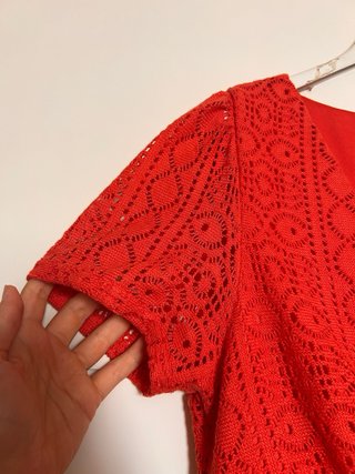 Vestido Springfield calado coral