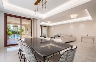 Chalet en alquiler en Nueva Andalucía centro en Marbella
