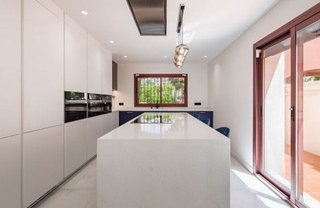 Chalet en alquiler en Nueva Andalucía centro en Marbella