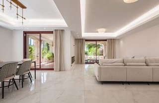 Chalet en alquiler en Nueva Andalucía centro en Marbella