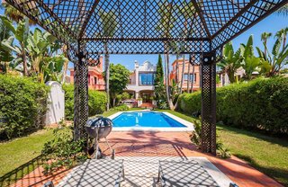 Chalet en alquiler en Nueva Andalucía centro en Marbella