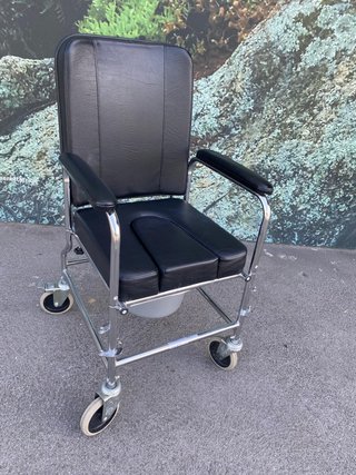 Silla de ruedas con ruedas