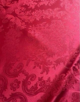 Tessuto rosso damascato