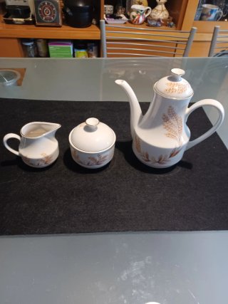 Set ceramica bianco e oro