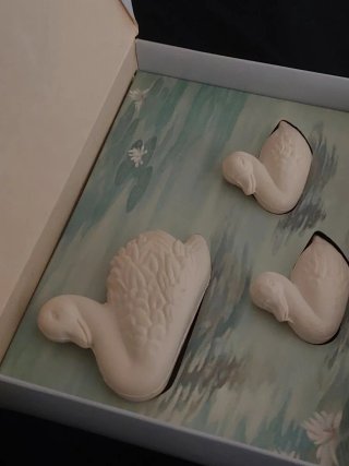 Estuche de jabones antiguos con forma de pato