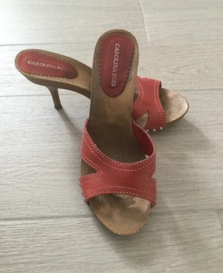 Sandalias de cuero rojo talla 38. Poco uso+ REGALO