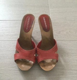 Sandalias de cuero rojo talla 38. Poco uso+ REGALO
