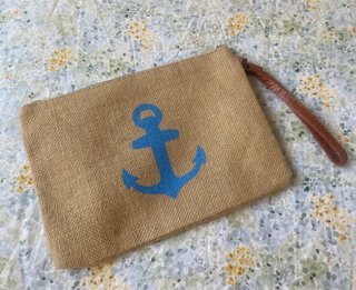 Bolso de mano con ancla azul