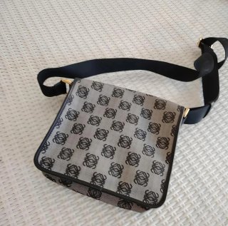 Bandolera Loewe Hombre Negra y Gris