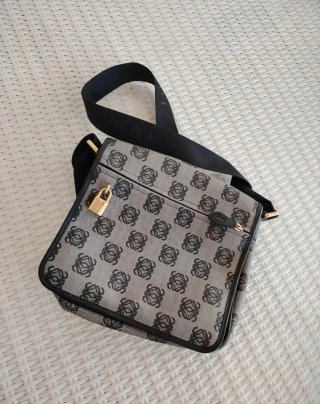Bandolera Loewe Hombre Negra y Gris