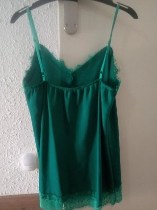 Camiseta tirantes verde encaje talla M