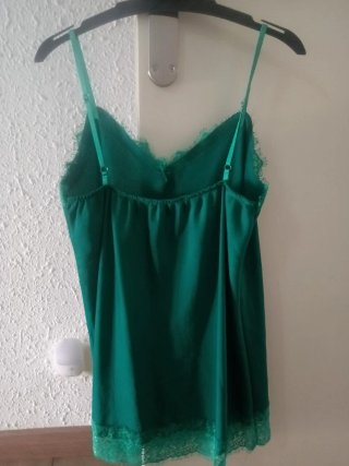 Camiseta tirantes verde encaje talla M