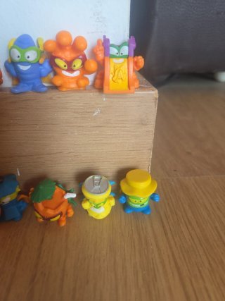 Lote 20 figuras Superthings
