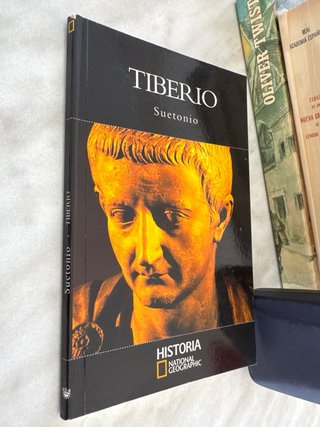 TIBERIO - De vita duodecim caesarum, Libro III