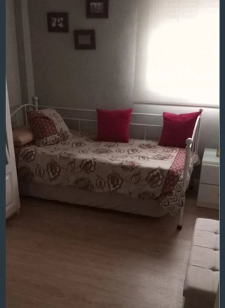 SE VENDE CAMA DIVAN IKEA