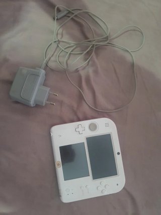 Nintendo 2DS Blanca y roja