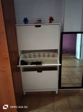Armario y cómoda madera