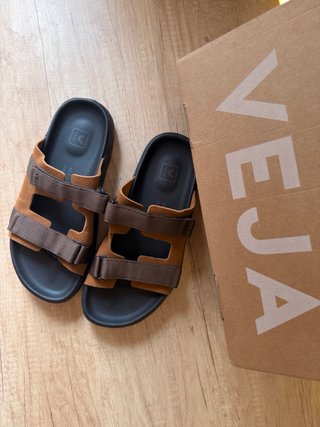 Sandalias Veja Hombre Marrón y Negro