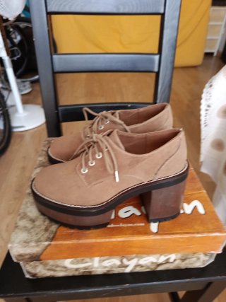 Zapatos de plataforma con tacón y cordones