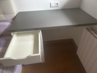Escritorio juvenil y silla