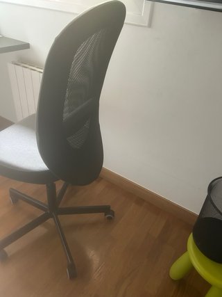Escritorio juvenil y silla