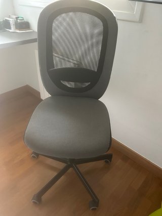 Escritorio juvenil y silla