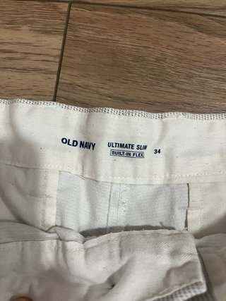Pantalón corto hombre rayas beige