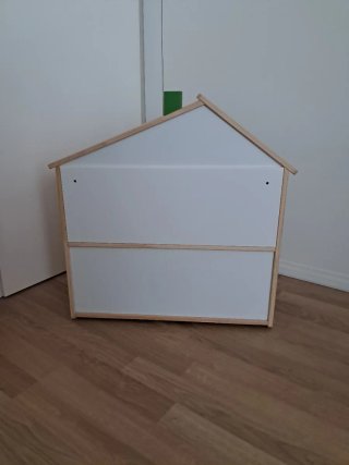 Casa de juguete de madera