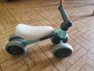 Triciclo para bebé Sawyer