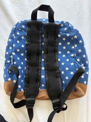 Mochila pequeña estrellas azul y marrón