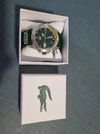 Reloj Lacoste Verde y Plateado no negociable