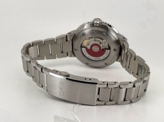Oris Aquis Date Upcycle Automático
