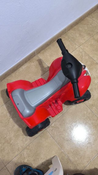 Moto eléctrica infantil roja