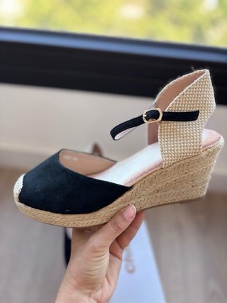 Alpargatas cuña negras y beige T40 nuevas