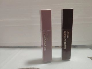 Maquillaje, pintalabios, pintauñas