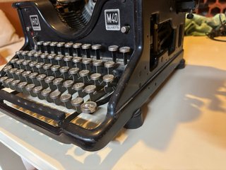 Máquina de escribir Hispano Olivetti M40