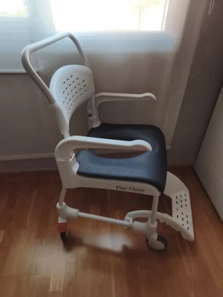 Silla de baño / ducha para persona con mobilidad r