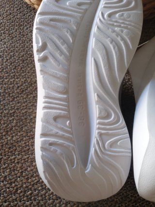 Chanclas blancas cómodas