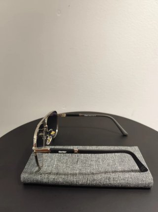 Gafas de sol Cartier plateadas y negras
