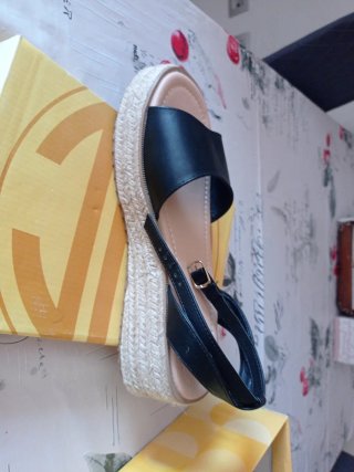 Sandalias de cuña negras - Talla 41