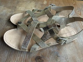 Sandalias doradas niña Zara Talla 36