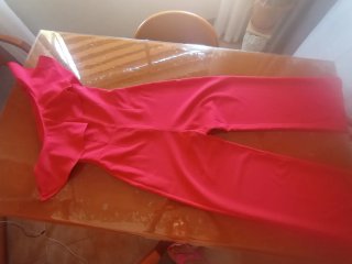Mono rojo con volantes