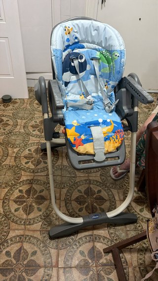 Regalo Trona Chicco Polly con diseño infantil
