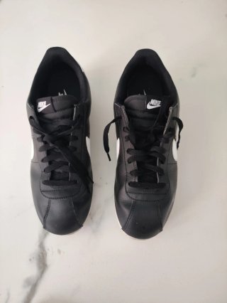 Zapatillas Nike Cortez Negras y Blancas