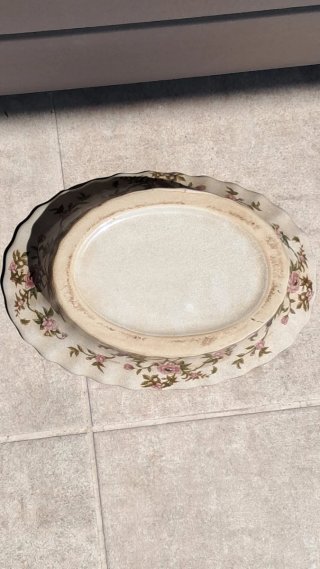 Cuenco de porcelana con diseño de flores antiguo