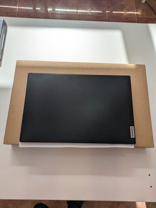 Portátil Lenovo V15 AMD Ryzen 3