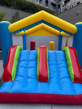 Alquiler Castillo Hinchable con Tobogán